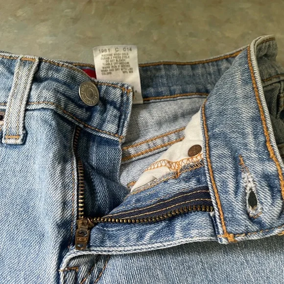 Levi's Light Blue Denim Jean Shorts - Picture 8 of 15